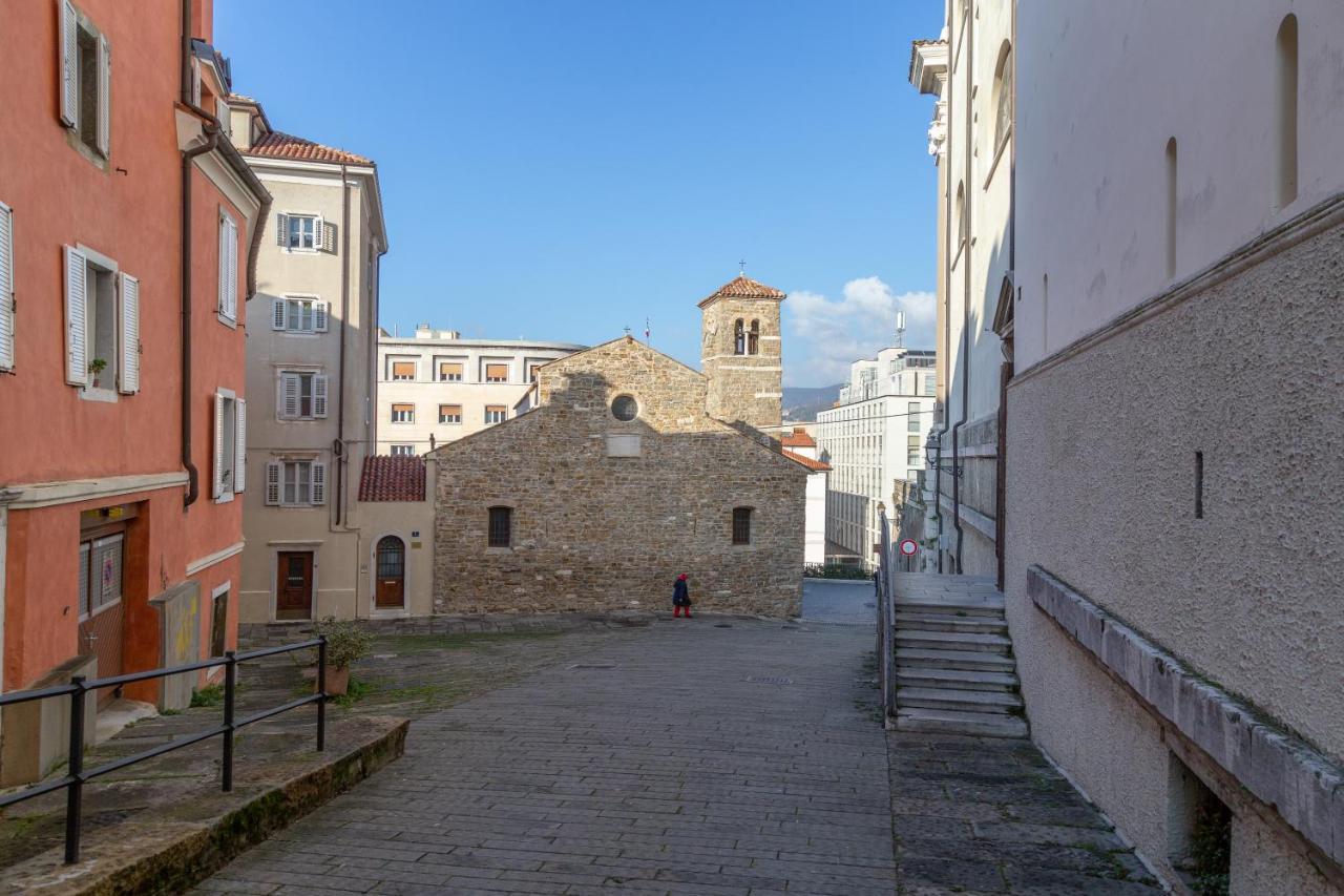 Casa Vacanze Penelope In Centro Storico Trieste Exterior photo